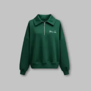 Suéter verde de cuello alto con media cremallera y bordado minimalista 'Stress Less'